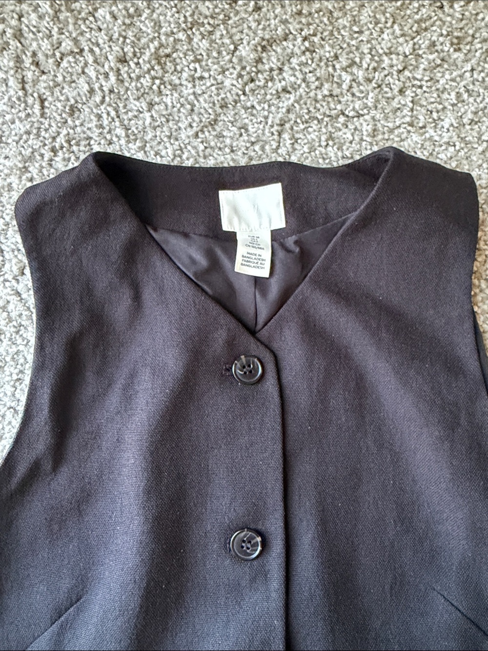 H&M Black Sleeveless Button-Front Vest - Picture 2 of 2